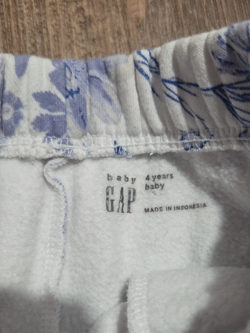 GAP soft white